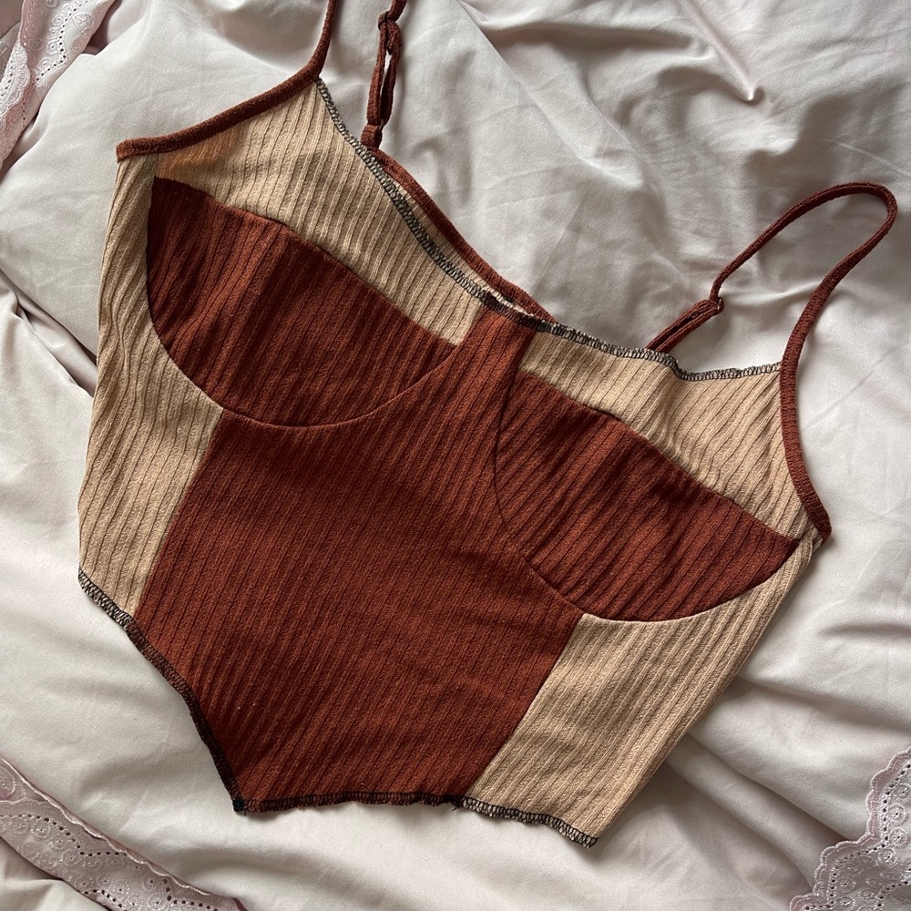 Reversible SHEIN Curve Ribbed Knit Top in Brown and Tan
